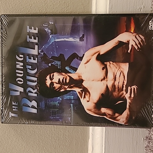 The Young Bruce Lee Factory Sealed - Picture 1 of 3